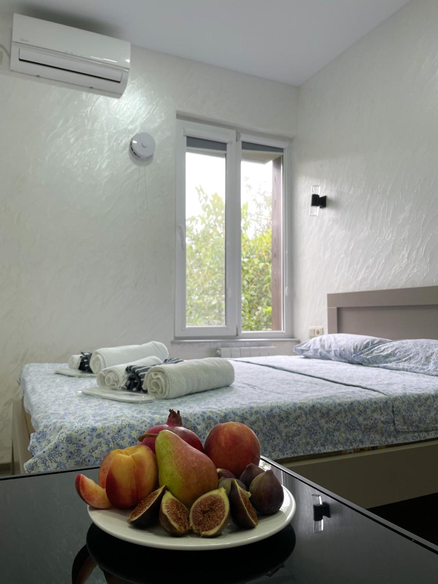 Sun And Moon Aparthotel Batumi Exterior foto